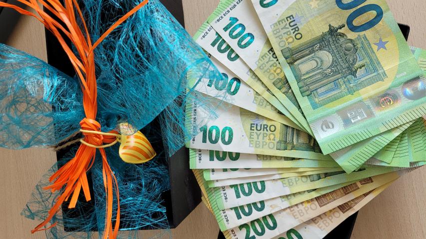 Die Spende für den ASB-Wünschewagen Die Spende für den ASB-Wünschewagen