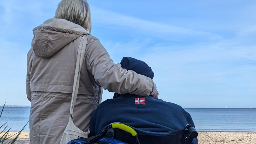 Michael im Rollstuhl am Timmendorfer Strand Michael im Rollstuhl am Timmendorfer Strand